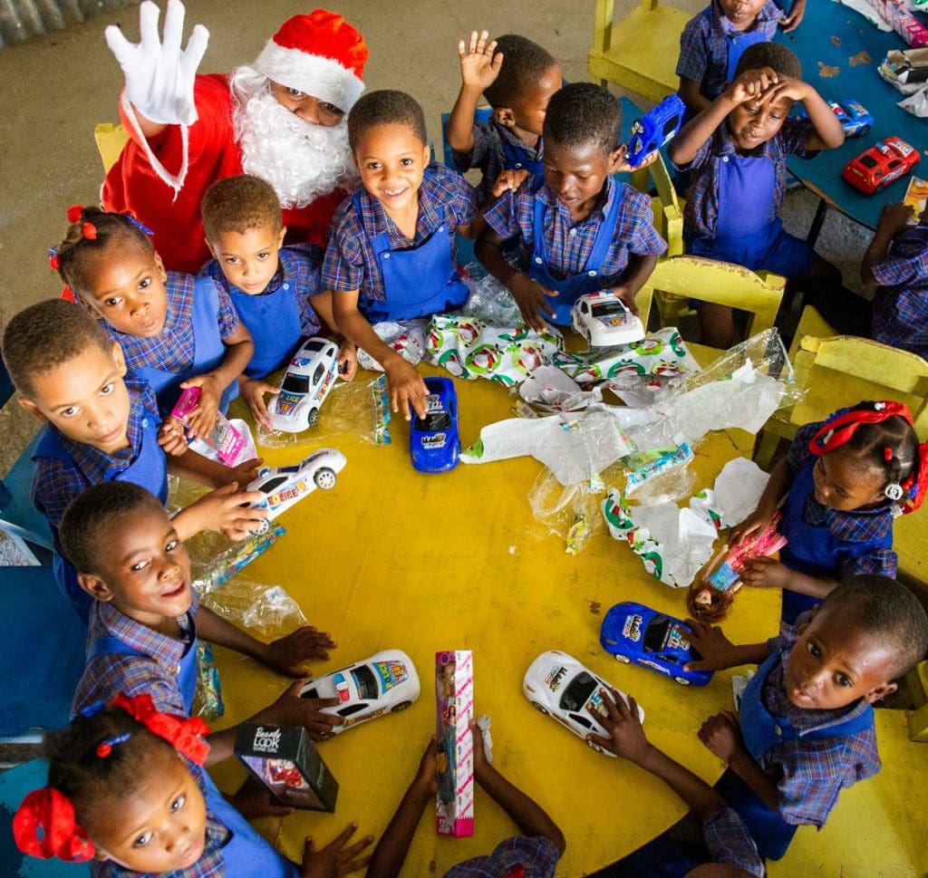 " N ap bay plis" thème de campagne de la Digicel pour la Noël, la Fondation a fait des heureux 12 " N ap bay plis" thème de campagne de la Digicel pour la Noël, la Fondation a fait des heureux