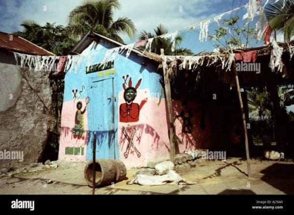 Haïti-religion: au moins trois temples vaudous incendiés à Martissant, selon Erol Josué