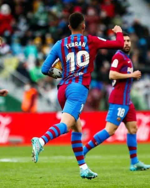 Liga espagnole: victoire difficile du FC Barcelone contre Elche