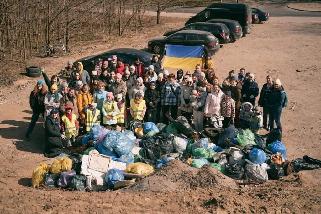 Guerre en Ukraine: le nombre d'ukrainiens fuyant l'assaut russe dépasse 4,9 millions, selon l'ONU