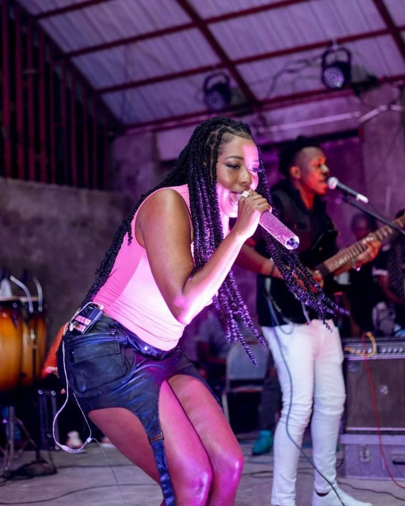 Culture | Une tournée d’été à succès pour Darline Desca avec son album « Fas à Fas » 3 Culture | Une tournée d’été à succès pour Darline Desca avec son album « Fas à Fas »