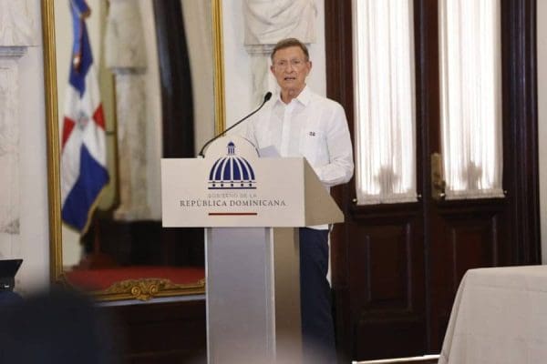 Roberto Alvarez, chancelier dominicain