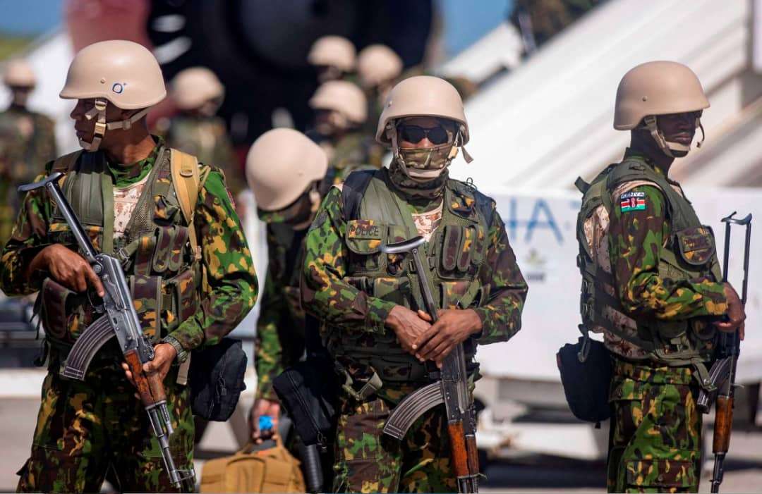 MMS : les policiers kenyans confrontés à des retards de paiement, selon des proches