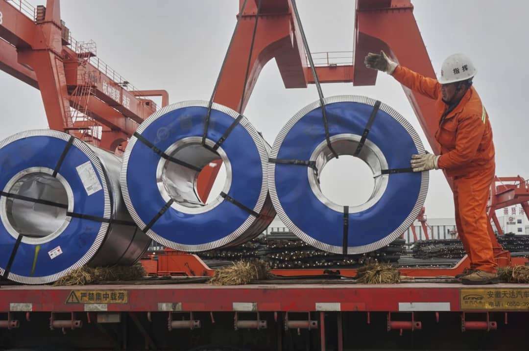 Guerre commerciale : la Chine répond aux tarifs douaniers « réciproques » américains sur les importations