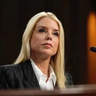 Dossiers Epstein : des élus américains menacent la ministre de la Justice de poursuites