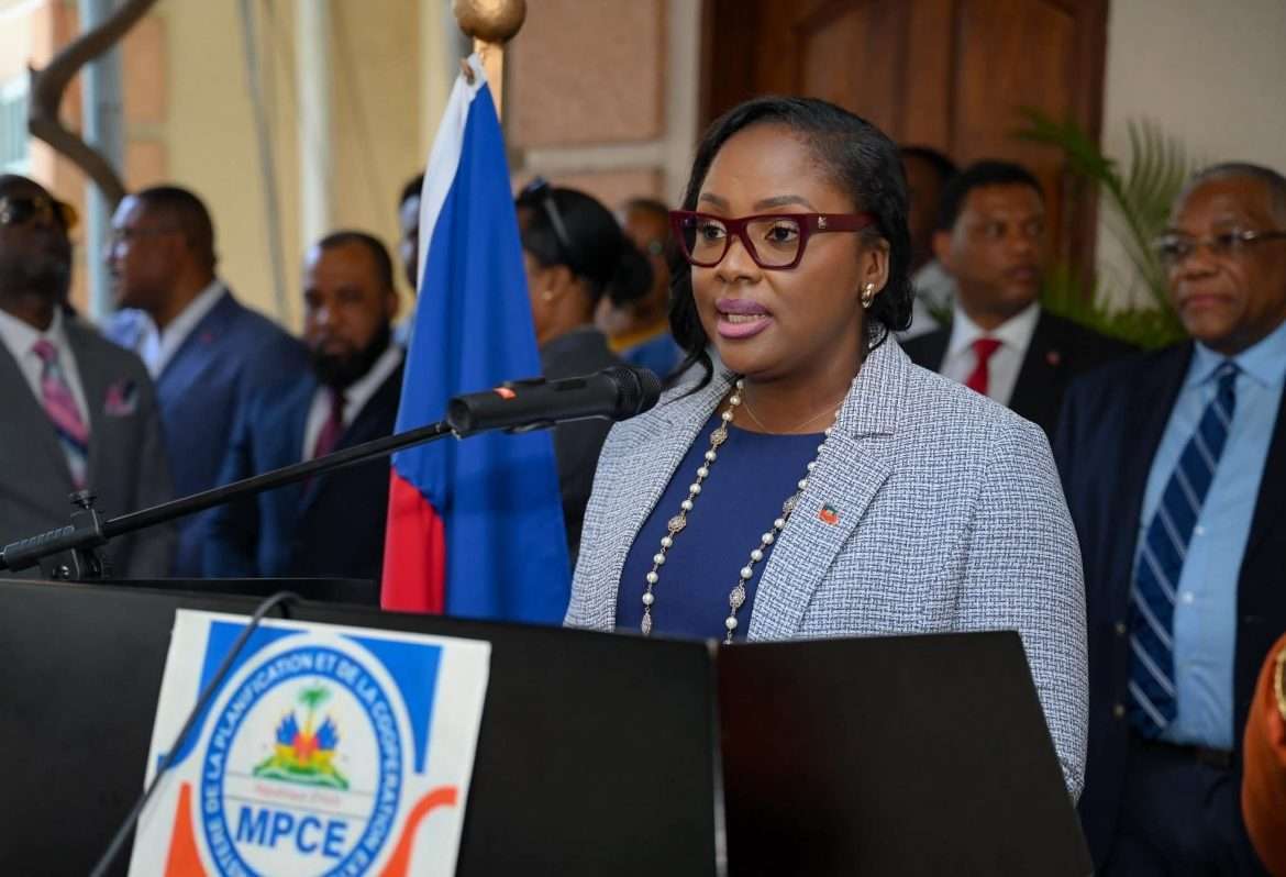 Sandra Paulemon, nouvelle ministre de la Planification et de la Coopération Externe (MPCE), lors de son installation officielle à Port-au-Prince, le 4 mars 2026.