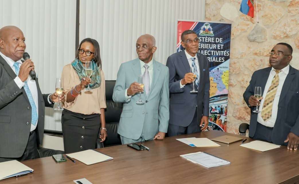 Haïti : Le MICT, la FENAMH et l'UNITECH signent un accord pour former des élus locaux en aménagement du territoire