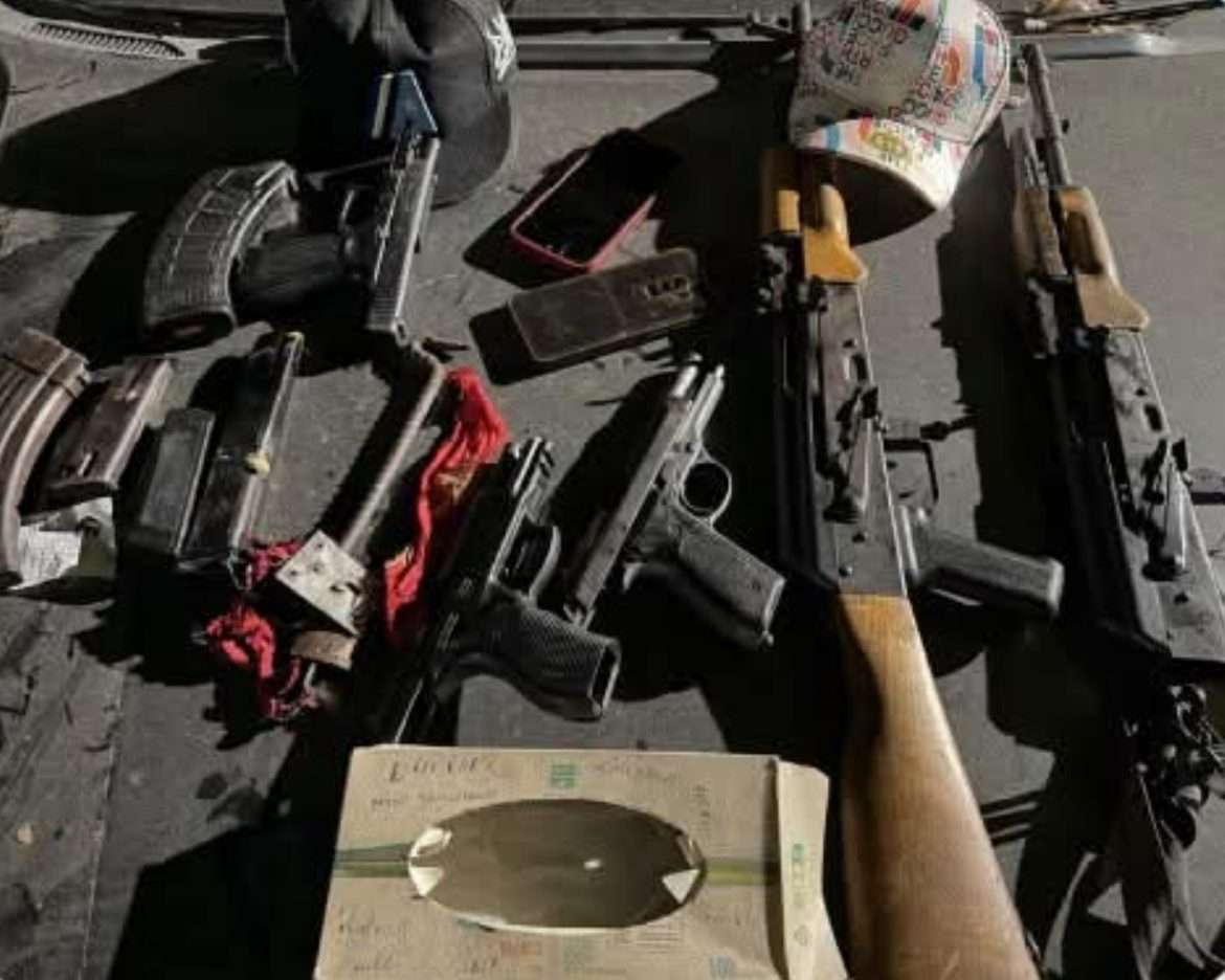 Haïti-Sécurité — PNH saisit cinq armes et neutralise trois bandits lors d'une opération à Waf Jeremi