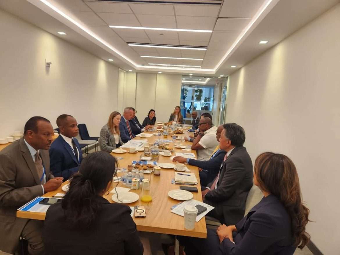 Délégation du MPCE lors du déjeuner de travail avec la Mission permanente de la Lituanie à New York.