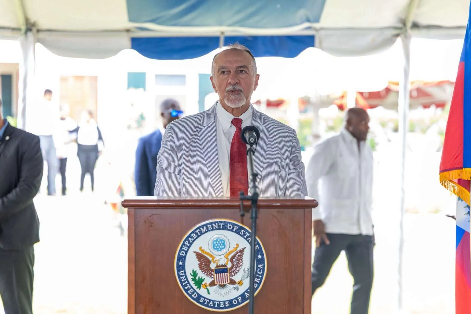 L'ambassadeur des États-Unis en Haïti, Henry Wooster, a tenu jeudi sa conférence de presse d'adieu, dressant le bilan de la coopération bilatérale et appelant à un journalisme éthique face aux défis de la stabilisation d'Haïti. (PHOTO ARCHIVE)