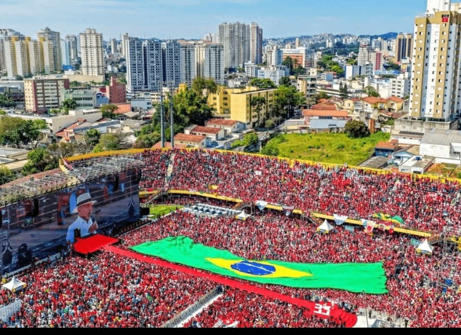 Brésil : Lula en tête, mais Flávio Bolsonaro resserre la course présidentielle