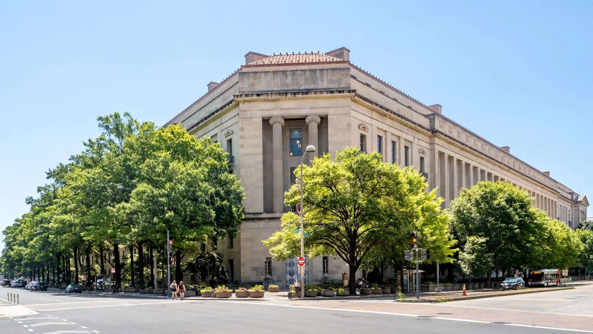 États-Unis : 11 personnes accusées dans un vaste réseau de mariages frauduleux impliquant plus de 1 000 marriages